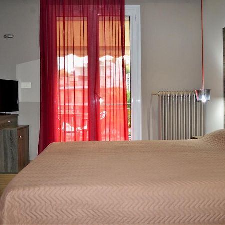 Ritsas Hotel Tolón Buitenkant foto